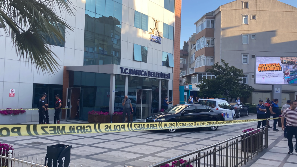 Darıca Belediye Başkanı vuruldu