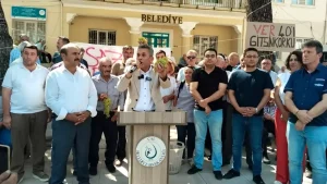 calda-uzum-fiyatlari-tartismasi-yilan-besleyicisi-ve-ureticinin-cilesi-OlIKc5Aa.jpg