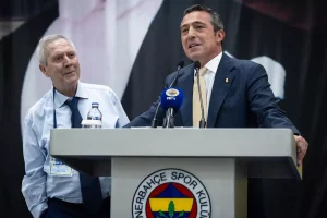 futbolcular-bayram-edecek-fenerbahcede-benfica-maci-icin-bomba-karar-QaDl81Xn.jpg