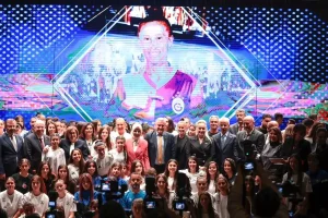 ii-kristal-ayaklar-odul-toreninde-kadin-futboluna-destek-mesajlari-KxbTu1K8.jpg