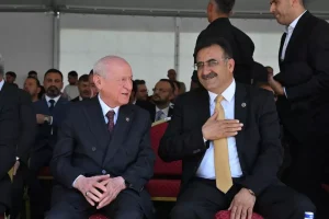 malazgirtteki-programa-damga-vuran-kare-bahcelinin-yanindaki-isme-dikkat-nfDs7hnF.jpg