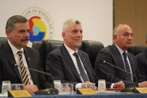 ticaret-bakani-omer-bolat-erzurumda-konustu-2-Jqe8X7j8.jpg