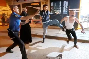 aksarayda-kavga-baba-ve-ogul-polisi-bicakla-saldirdi-7sV6cCf1.jpg