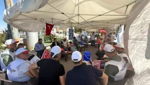 diyarbakirda-isciler-icin-eylem-hizmet-is-sendika-temsilcileri-aciklama-yapti-19cJvRsl.jpg