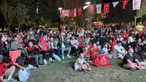 duzcede-a-milli-takim-maci-coskuyla-izleniyor-pd1A1Dc6.jpg
