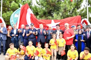 ertugrul-firkateyninde-sehit-olan-71-trabzonlu-asker-anisina-anit-UZWqNOvk.jpg