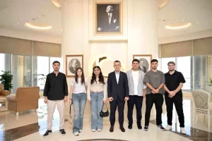 esenyurtta-yks-basarili-ogrencilere-italya-gezisi-mujdesi-gzLbeC2F.jpg