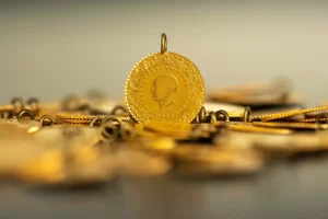 gram-altin-rekora-doymuyor-yil-basindan-bu-yana-yuzde-38-kazandirdi-nYRV2WNS.jpg