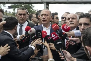 gursel-tekin-dedigini-yaparsa-bugun-de-ortalik-karisir-bizim-istanbul-il-binamiz-sariyerdedir-VncbLXkb.jpg