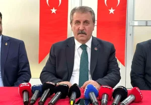 mustafa-desticiden-chpye-hukuka-saygi-uyarisi-RLfPPLeH.jpg