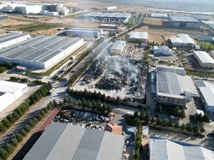 nigdede-plastik-fabrikasinda-yangin-dY8NP8Vl.jpg