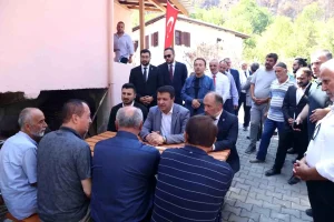 saadet-partisinden-81-ilde-saha-calismasi-millet-vekiliyle-bulusuyor-KRp4iYgd.jpg