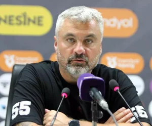 samsunspor-teknik-direktoru-reis-kendi-hatalarimizdan-kaybettik-ADsDOp4r.jpg