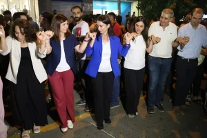 tulay-hatimogullari-baris-yuruyusunde-3vTa8QCB.jpg