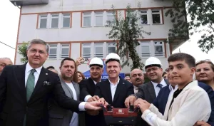 vahap-secer-kocaelide-temel-atma-ve-acilis-torenlerine-katildi-RB2eIQOY.jpg