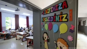yeni-egitim-yili-sorunlarla-basliyor-CTsBneD6.jpg